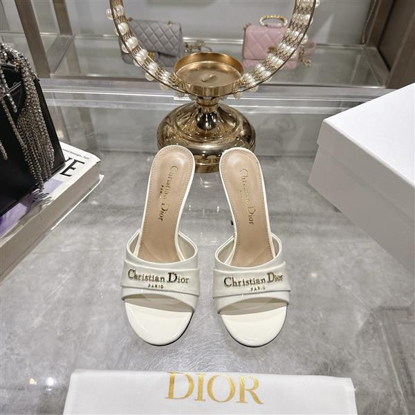 20251128184320978 250